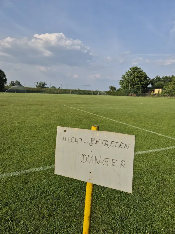 Sperrung Rasenplätze