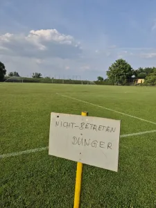 Sperrung Rasenplätze
