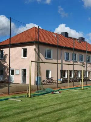 Arbeitseinsatz Sportplatz Pt. I