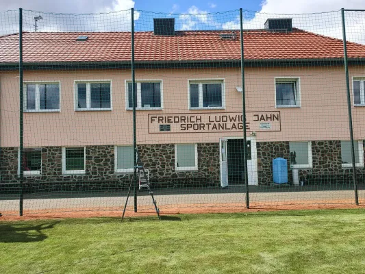 Arbeitseinsatz Sportplatz Pt. I
